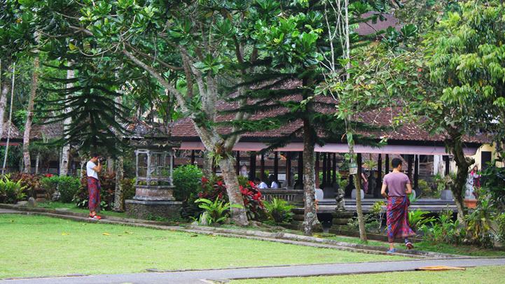 078-02.jpg