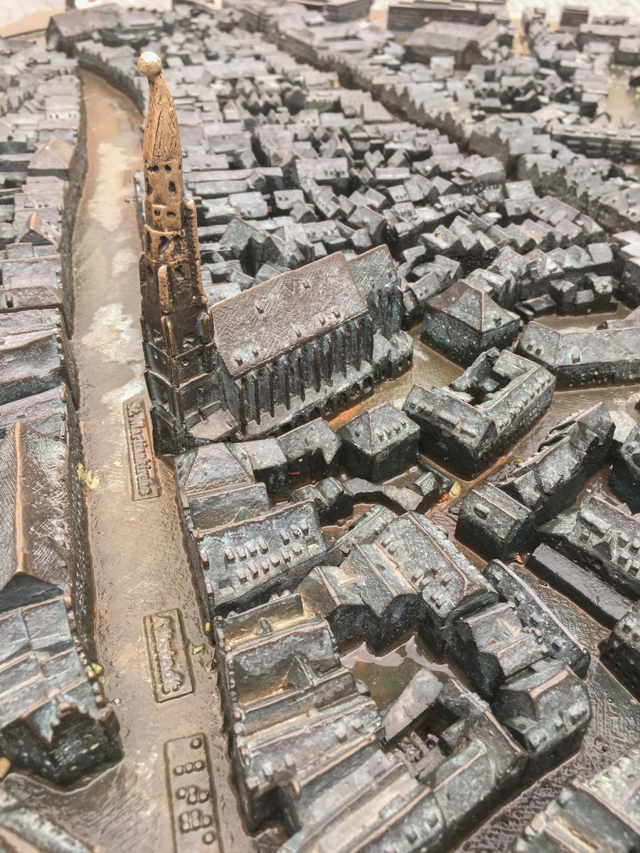 Land0a.jpg