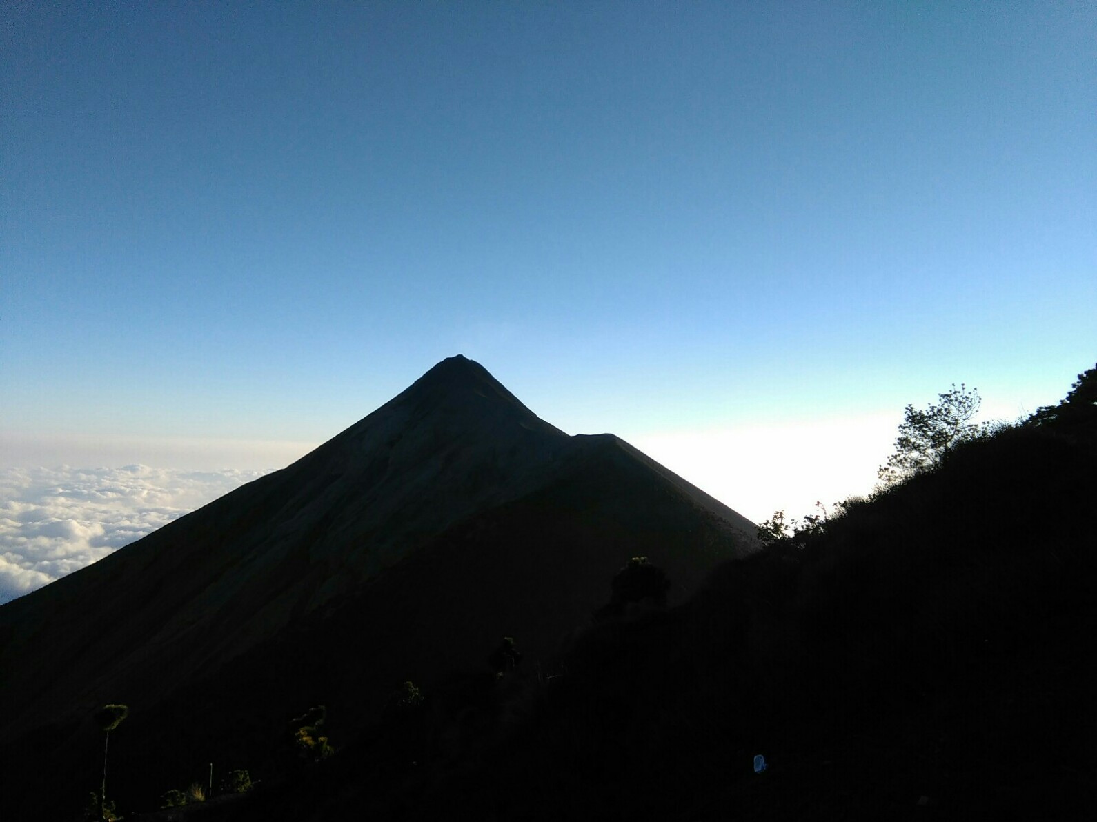 Fuego-widok z Acatenango.jpg
