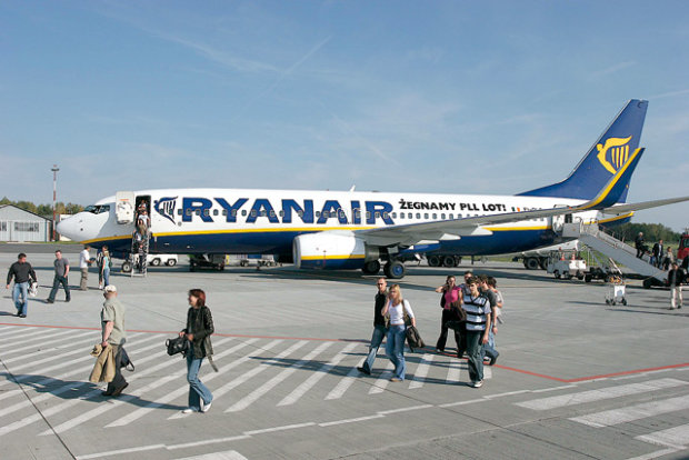 z4172794Q,Boeing-737-800-firmy-Ryanair-na-lodzkim-lotnisku.jpg