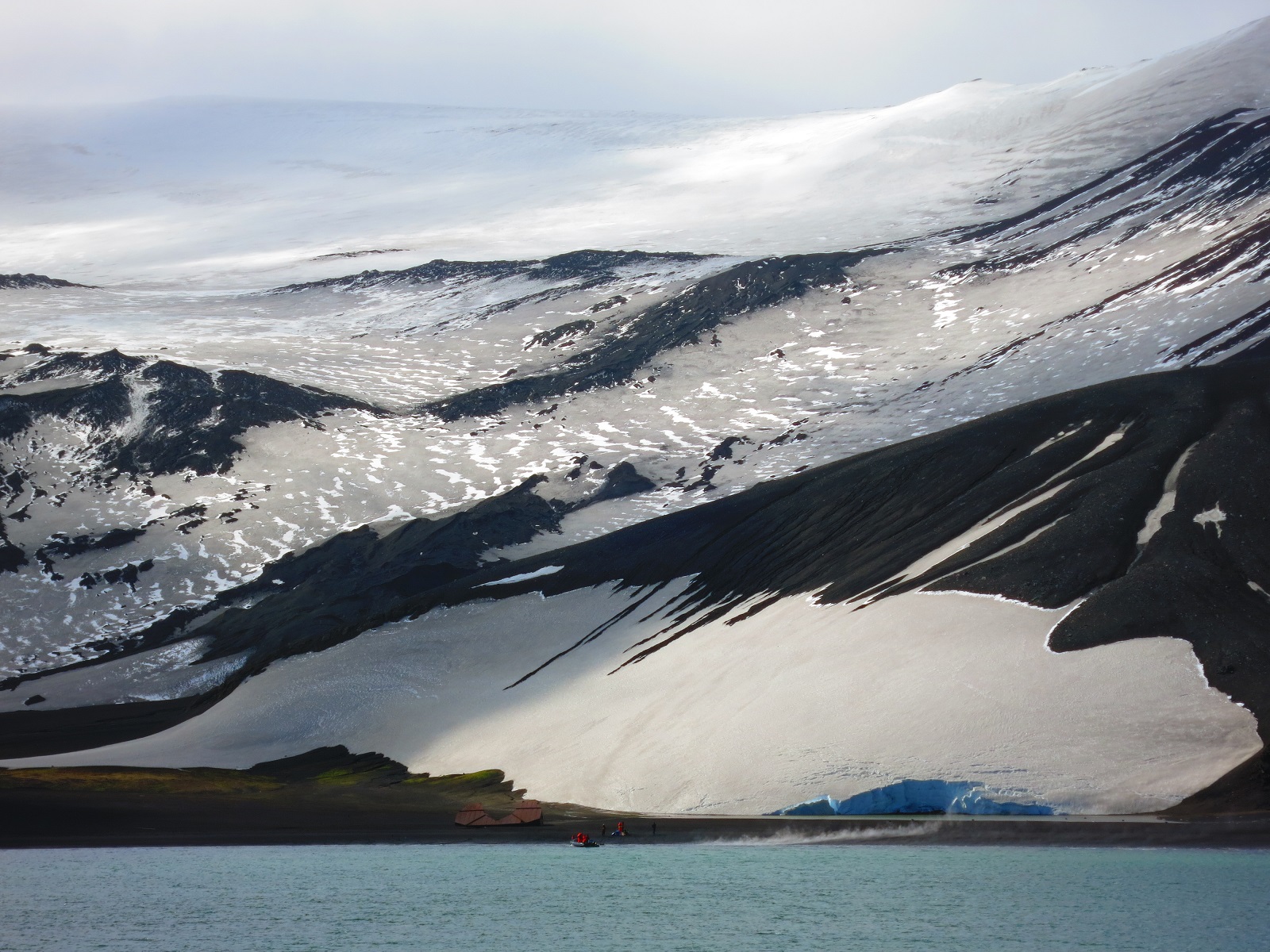 Deception Island gorące źródła 2.JPG