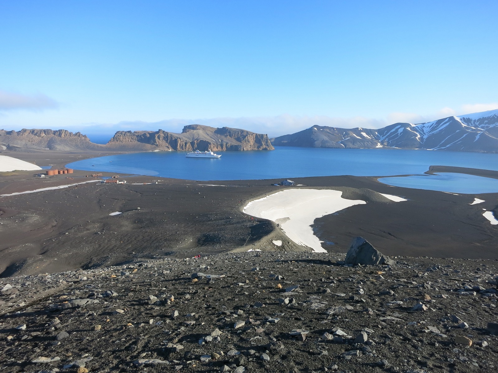 Deception Island widok ze szczytu 1.jpg