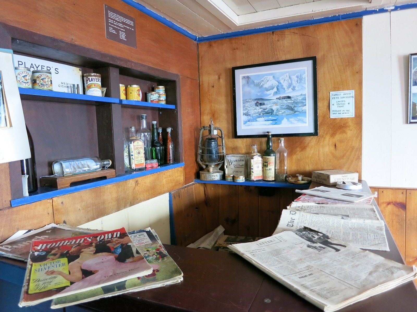 Port Lockroy muzeum strefa relaksu.jpg