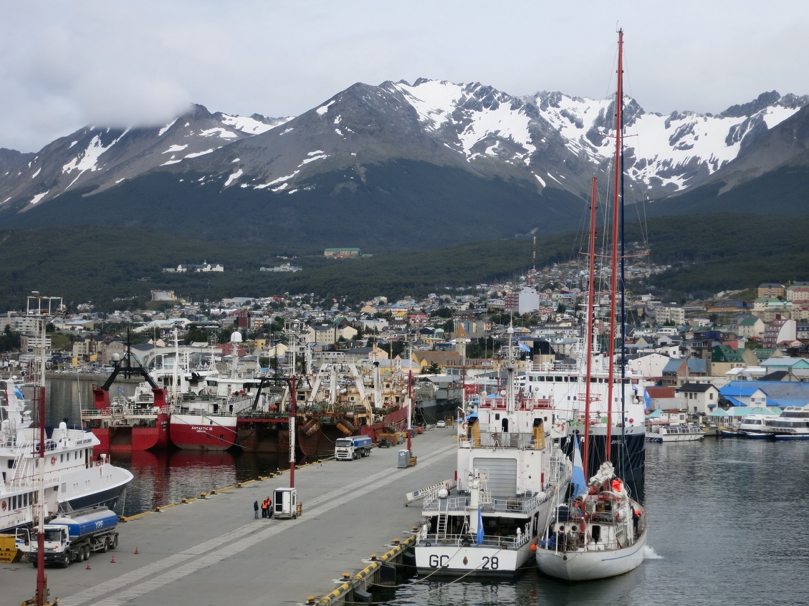 Ushuaia port 1.jpg