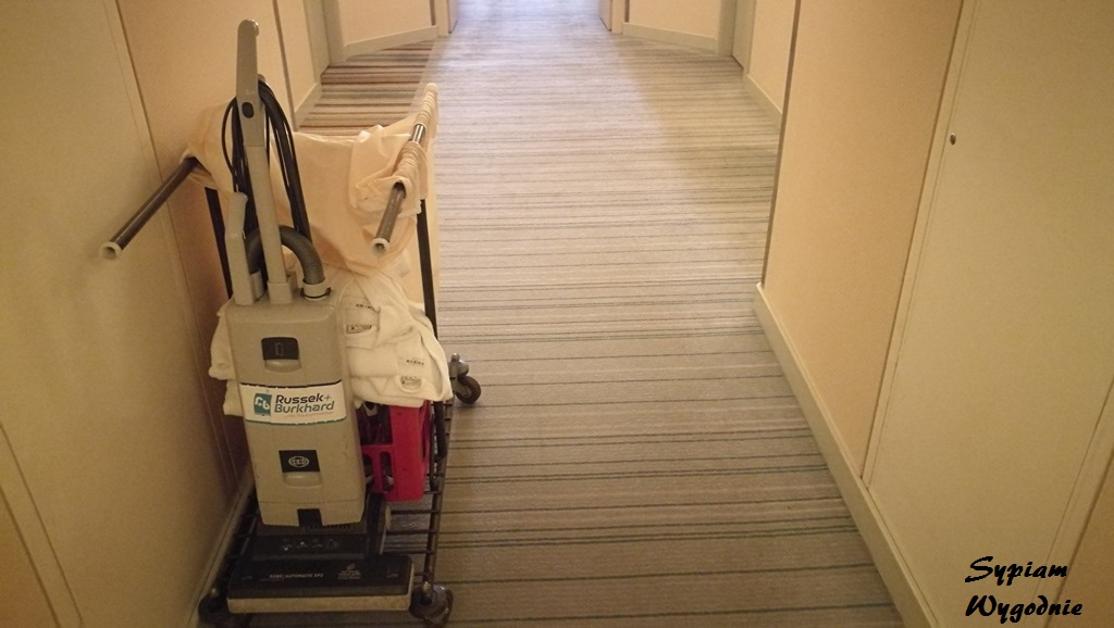 Hilton Dresden - korytarz1.jpg