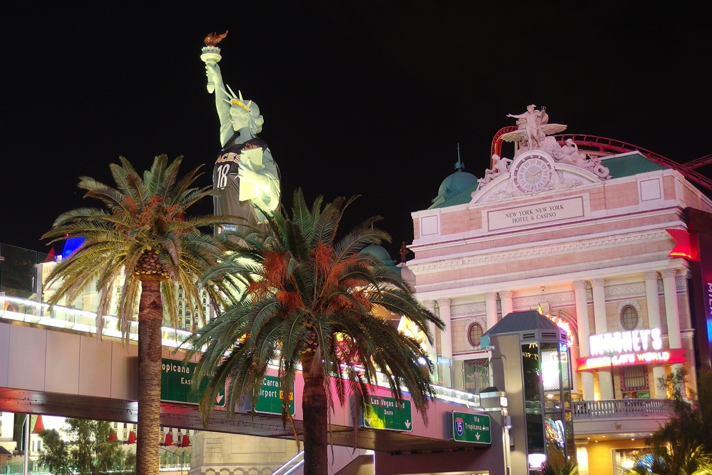 Vegas2_m.JPG