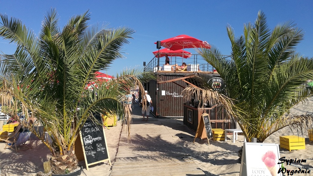 Hampton by Hilton Świnoujście - beachbar.jpg
