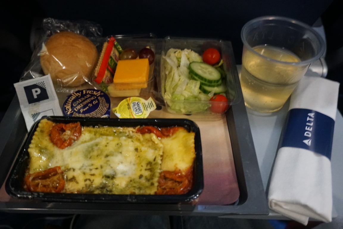 Delta A333_SEA-AMS_Pesto.JPG
