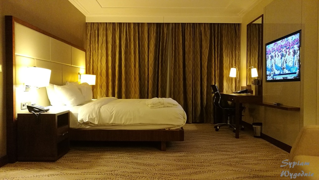 DoubleTree by Hilton Warsaw - pokój.jpg