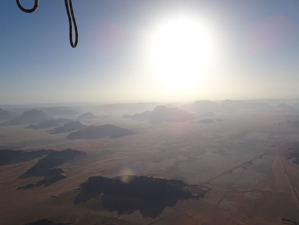 Balloon Wadi Rum 2.JPG