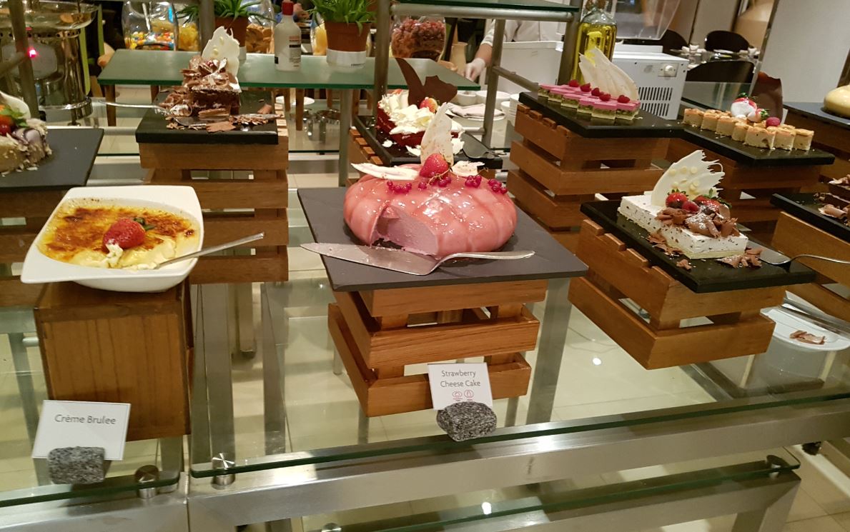 Crowne Plaza Muscat desery.JPG