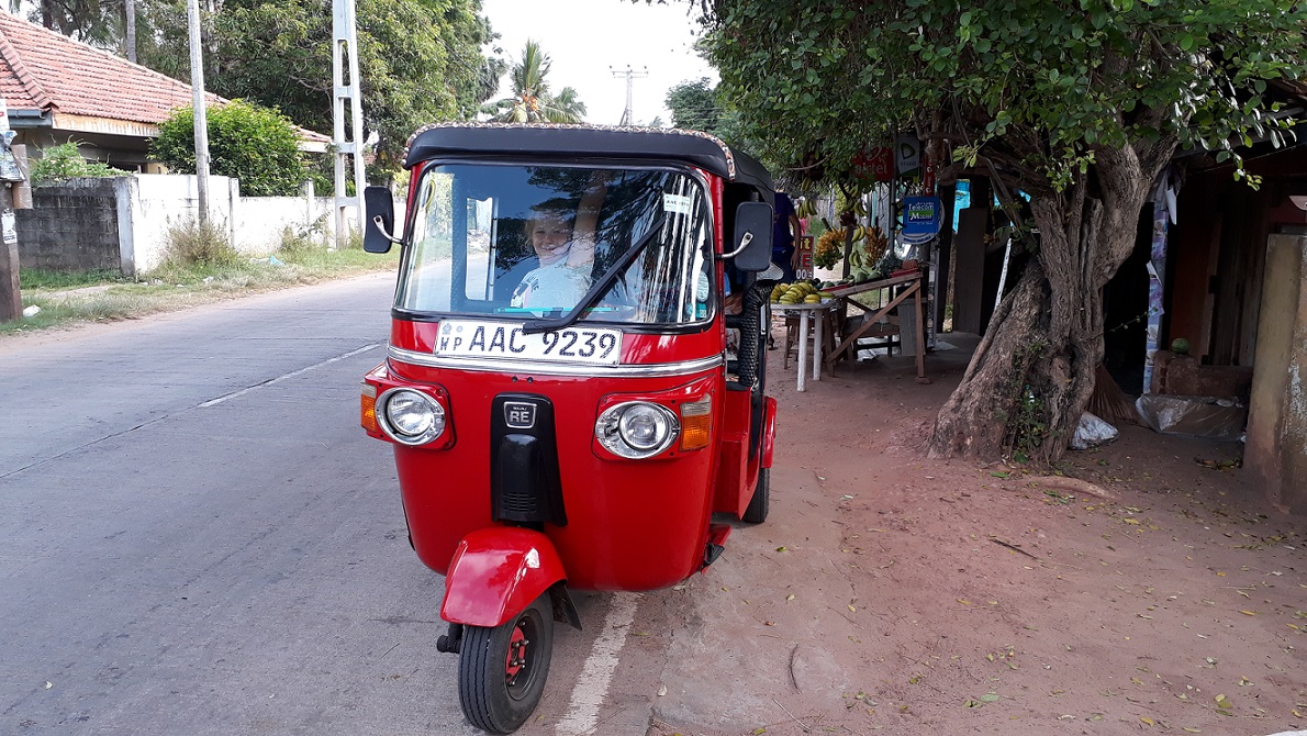 tuktuk.jpg