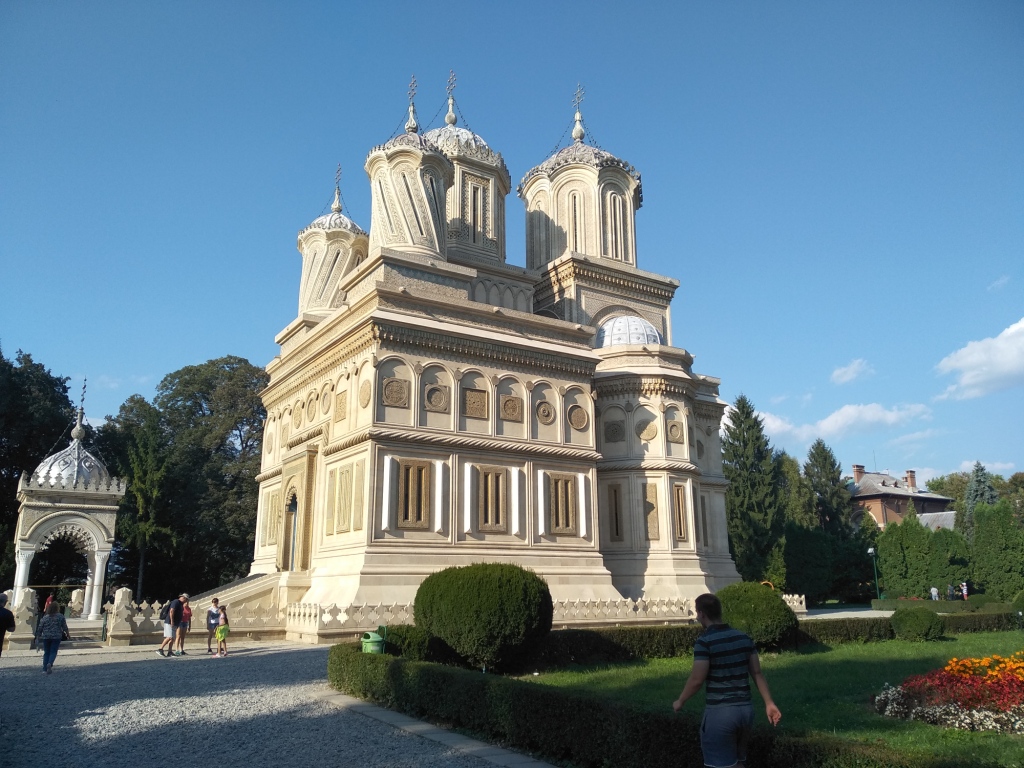 Curtea de Arges.jpg