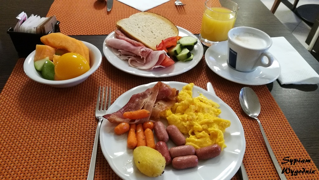 Hilton-Garden-Inn-Milan-Malpensa-śniadanie1.jpg