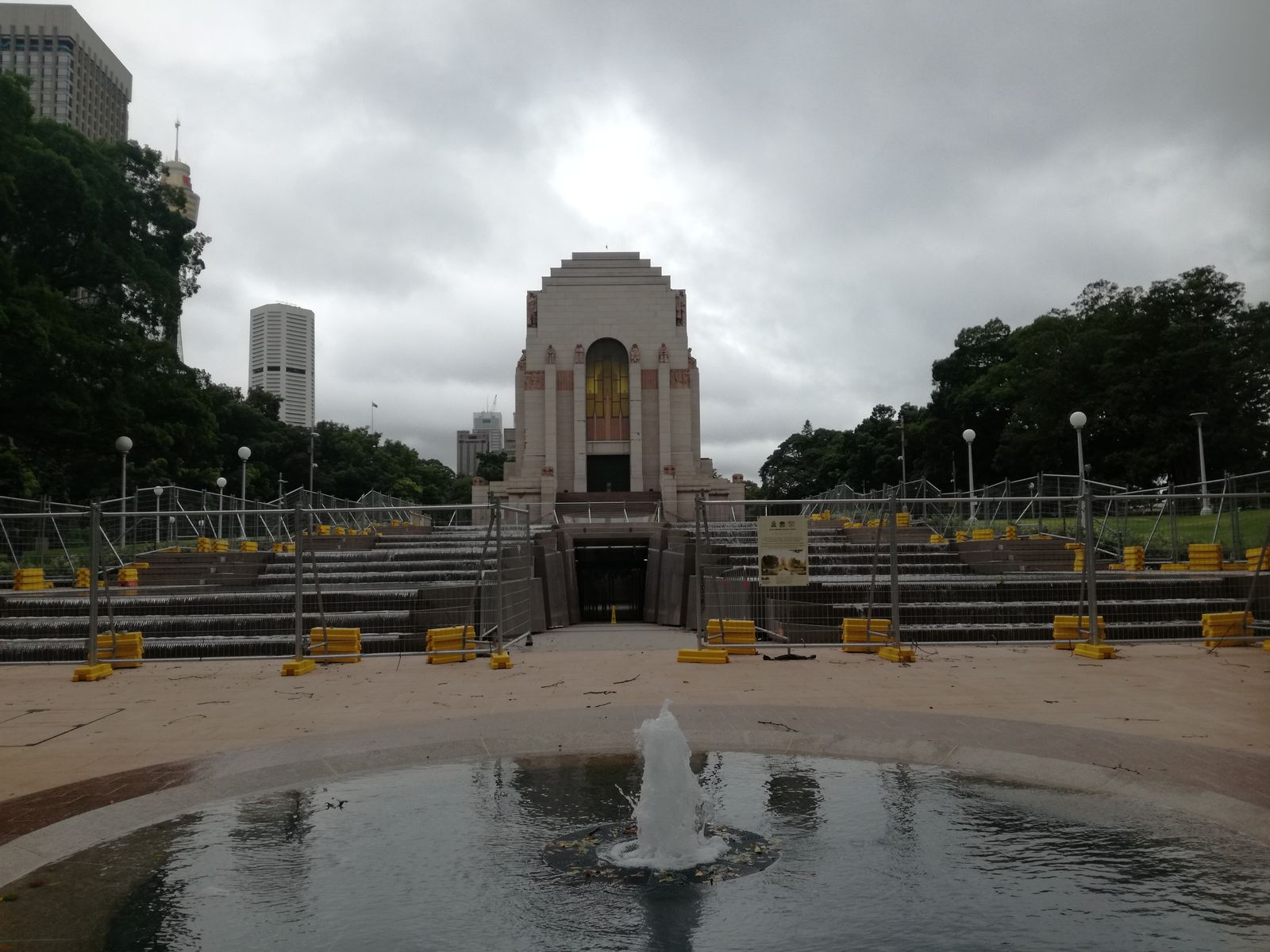 Hyde Park War Memorial.jpg