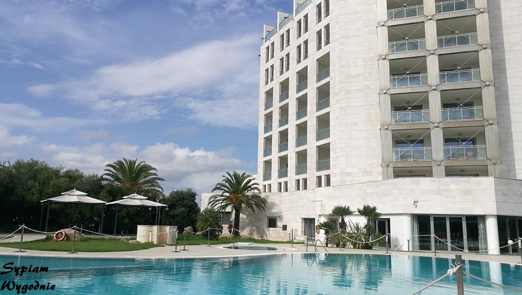 DoubleTree by Hilton Olbia - basen.jpg