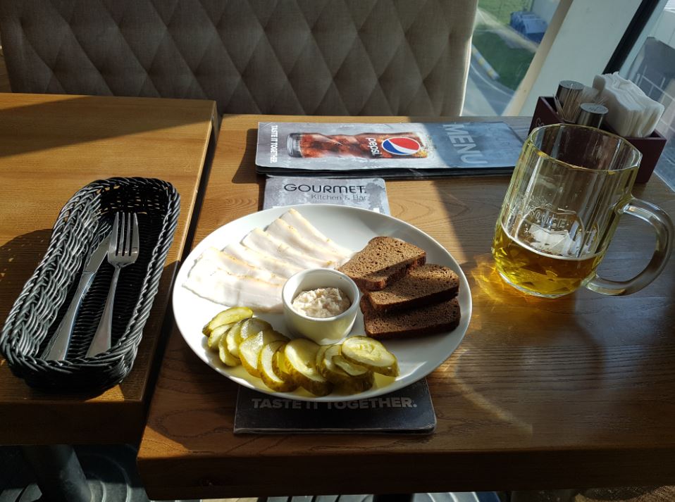 Gourmet Kitchen & Bar 3.JPG