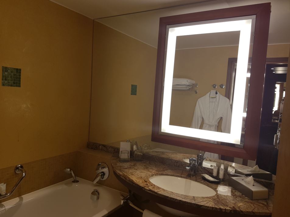 Westin bathroom.JPG