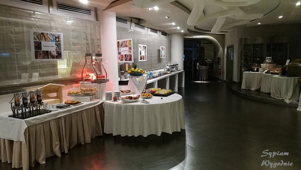 Mercure Olbia - sniadanie7.jpg