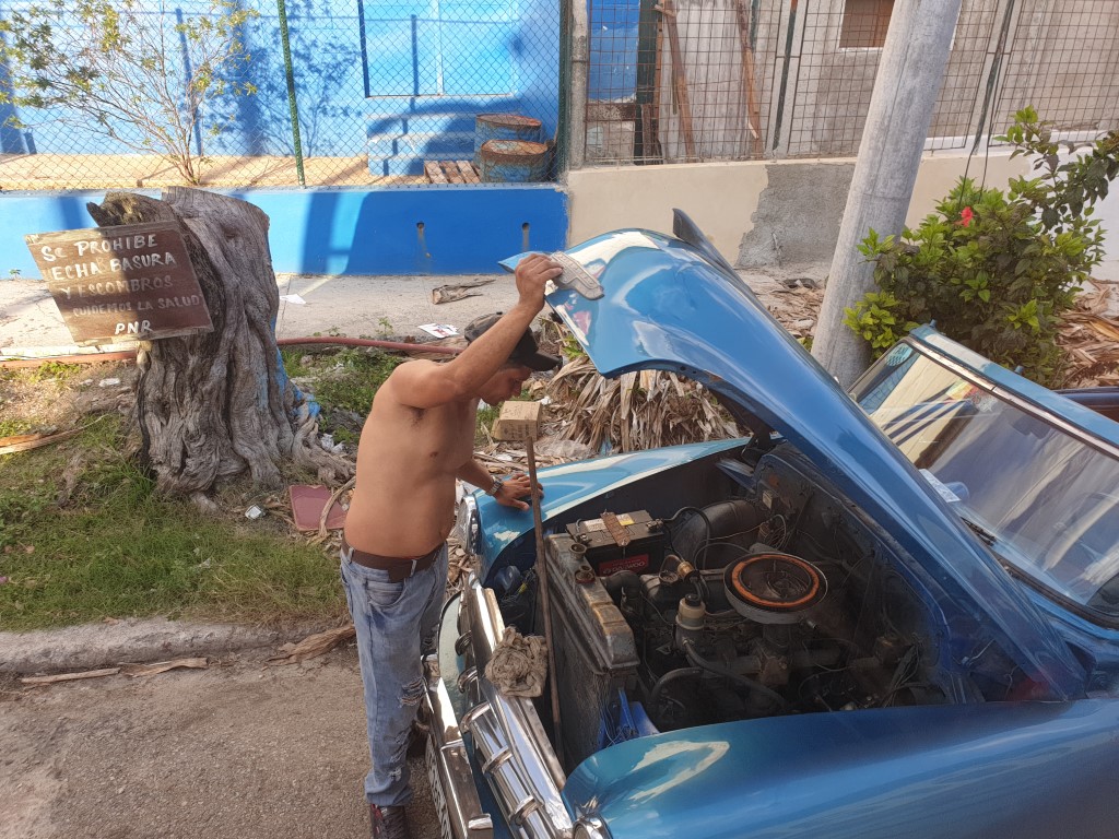 old_car_3.jpg