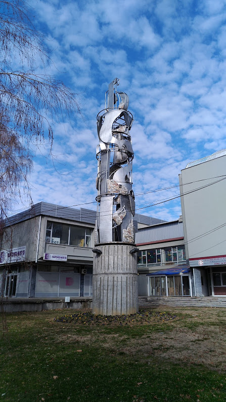 normalny pomnik.jpg