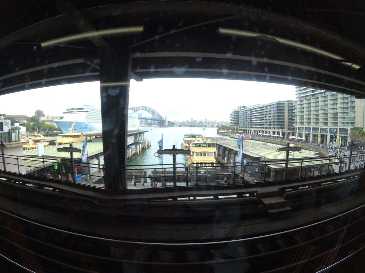 Circular Quay widok z pociagu.JPG