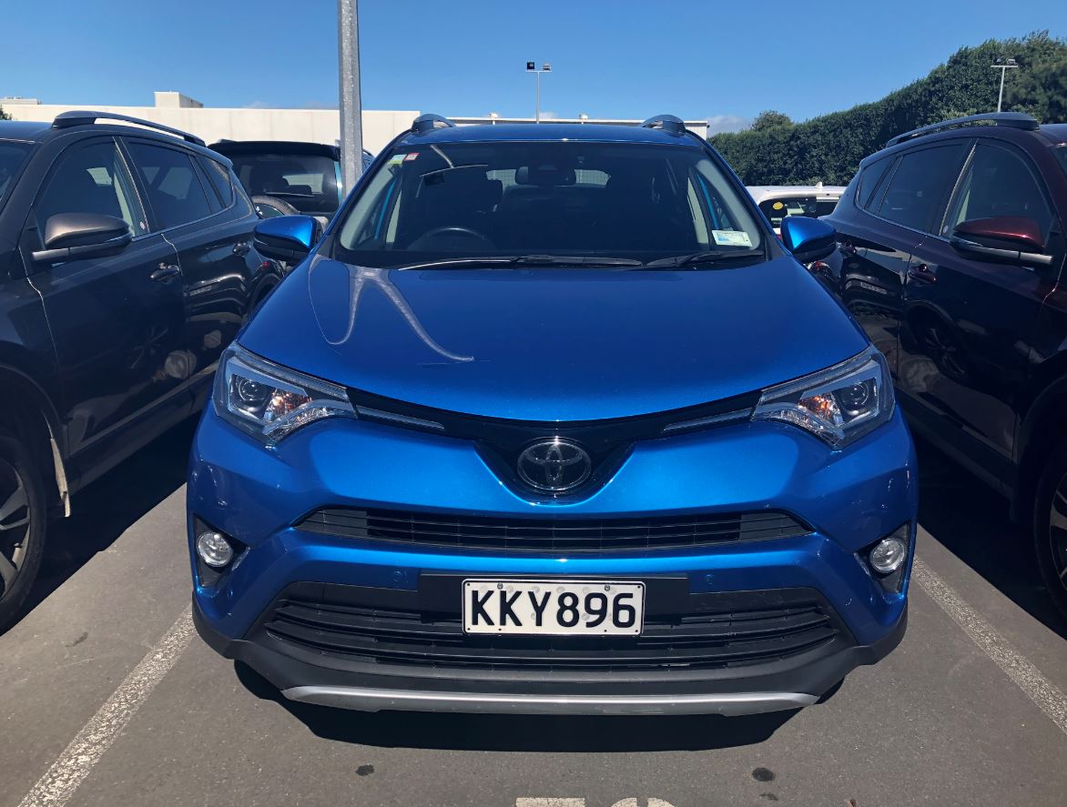 Niebieska strzała RAV4 4X4.JPG