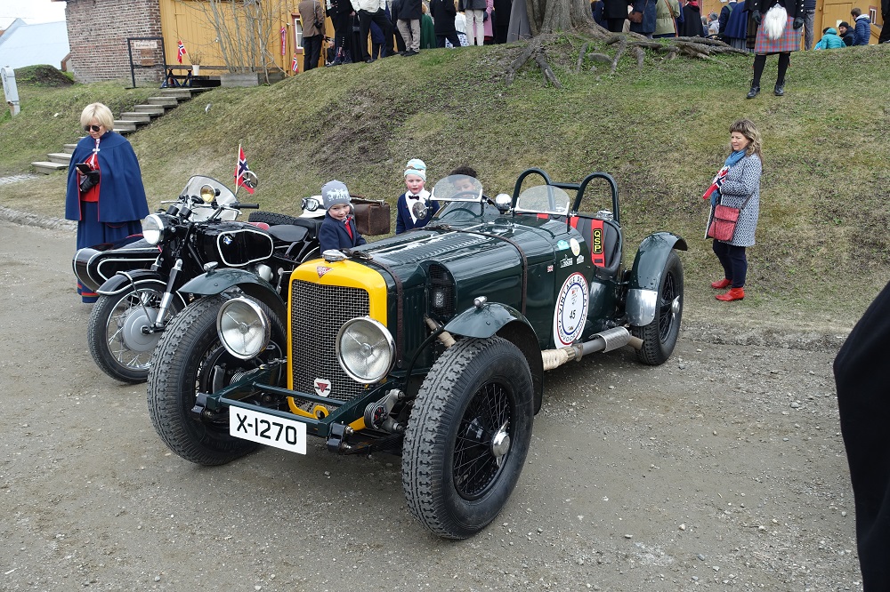 TOS_17_miasto_auto2.jpg