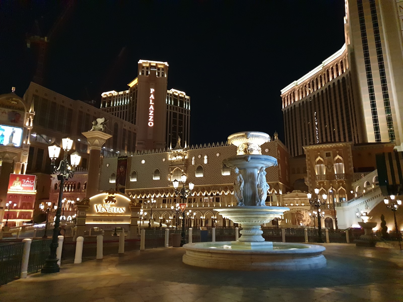 vegas3.jpg