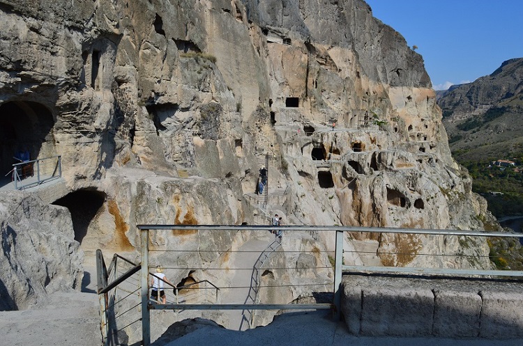 8-Vardzia.JPG