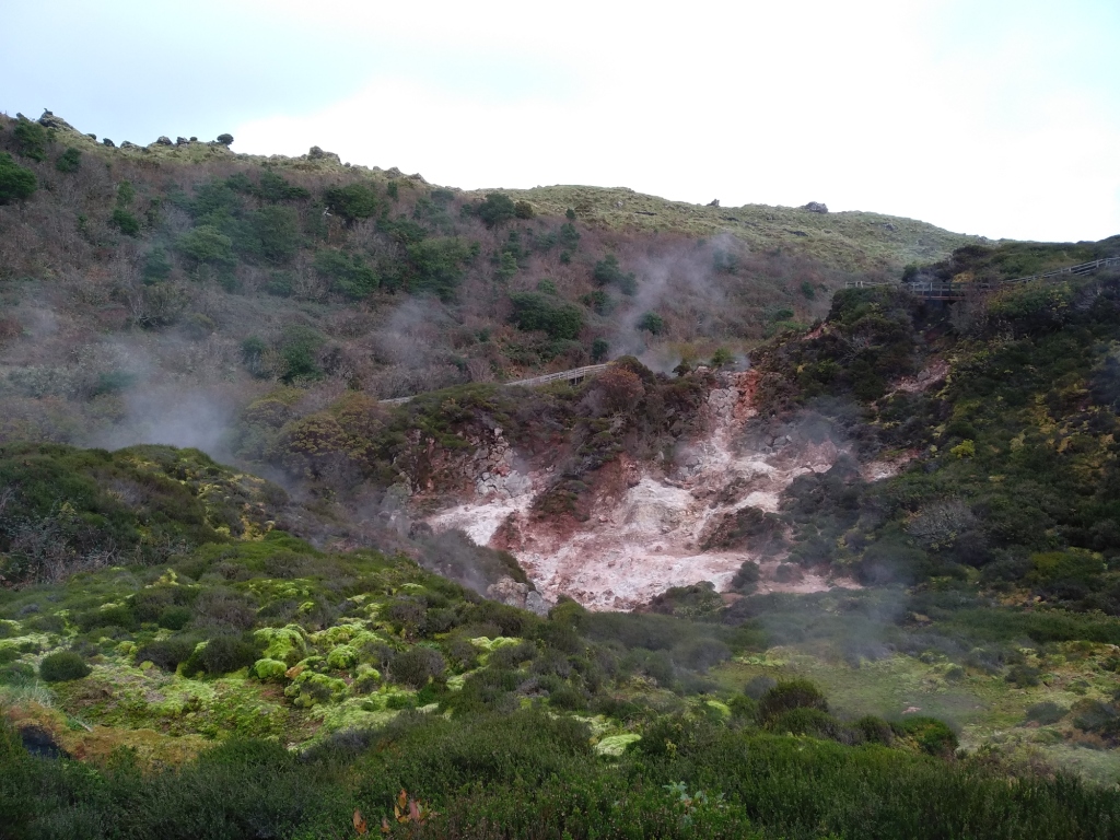 2 - Terceira; Furnas do Enxofre.jpg