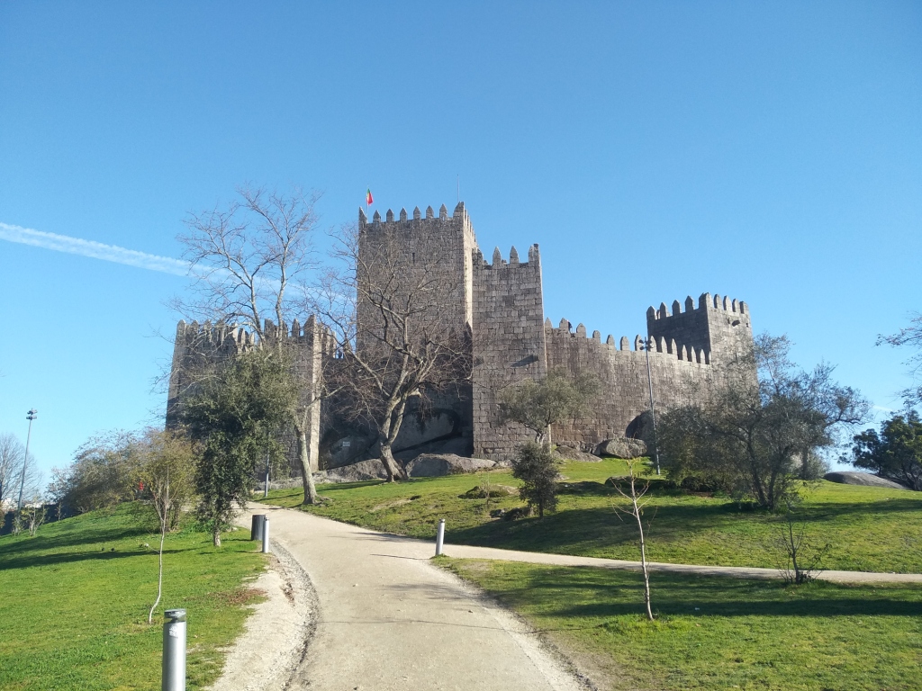 4 - Guimarães; Guimarães Castle.jpg