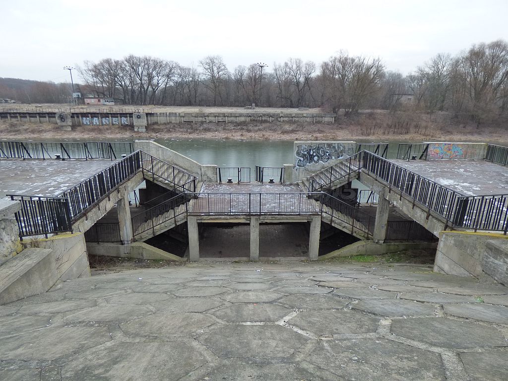 104.jpg