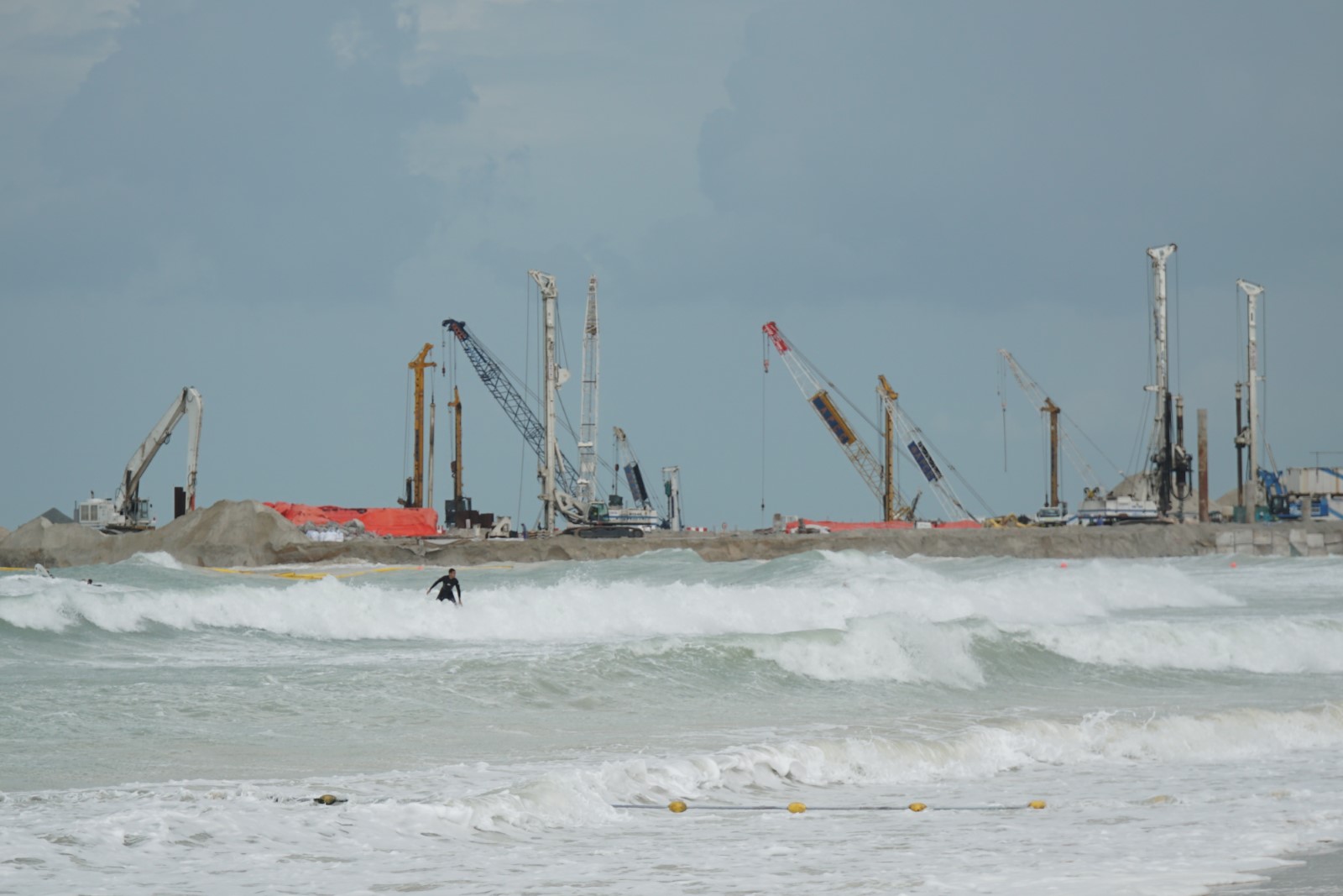 dubai_surf.JPG