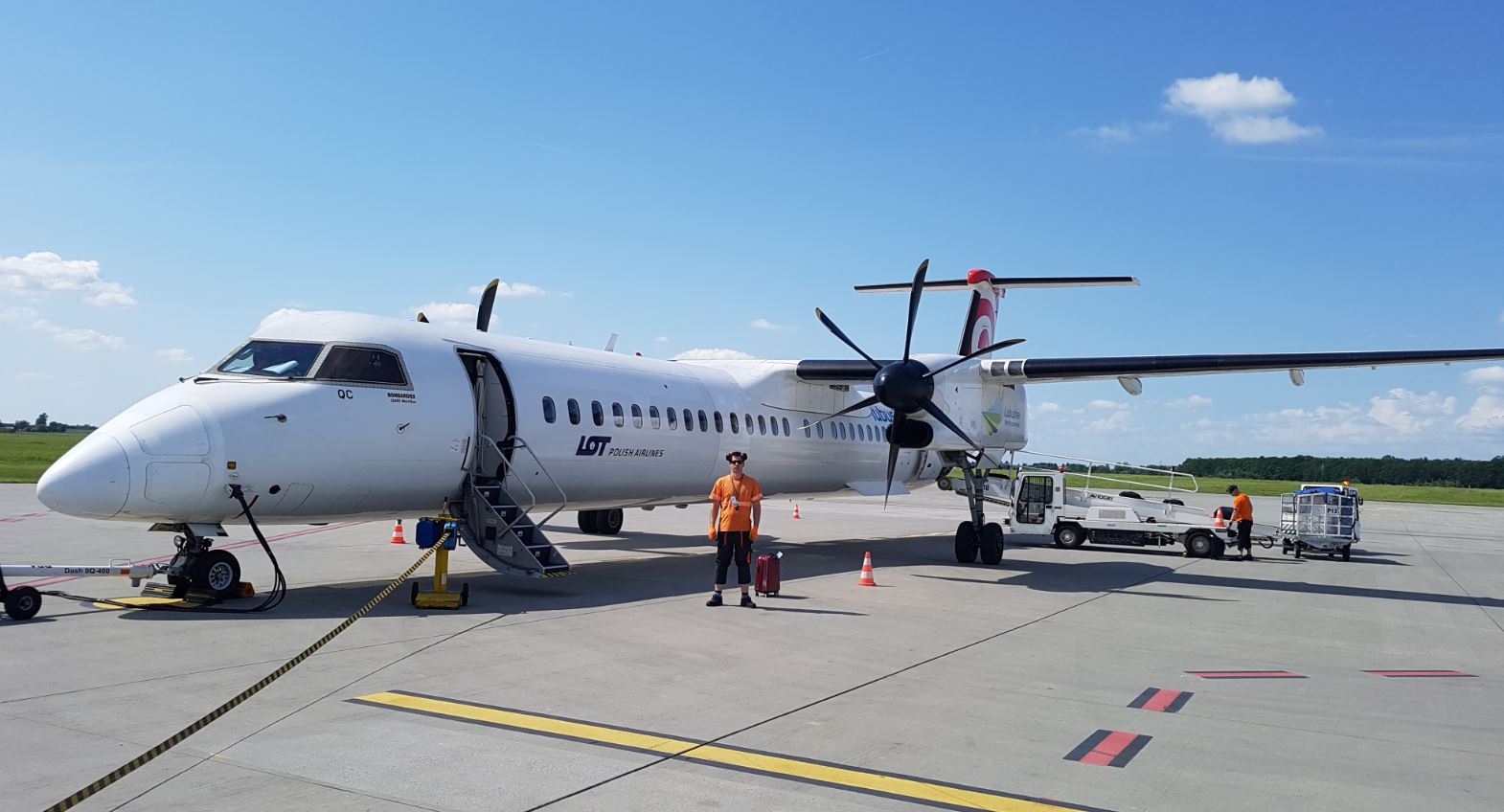 Bombardier_Q_400.JPG
