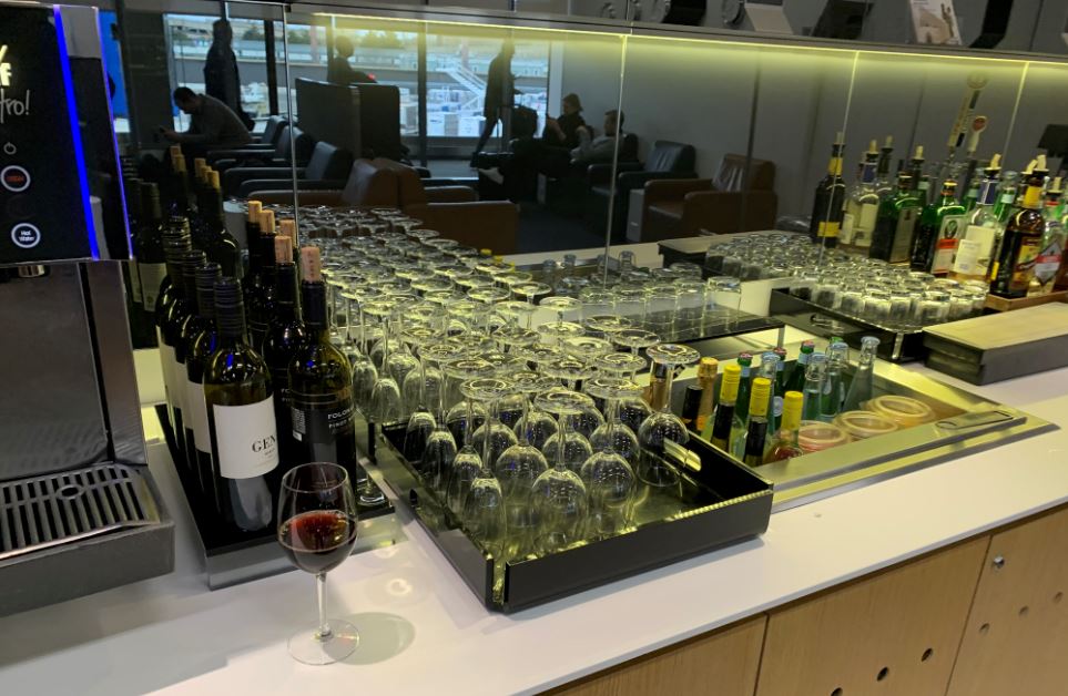 EWR_Lufhansa_Business_Lounge_1.JPG