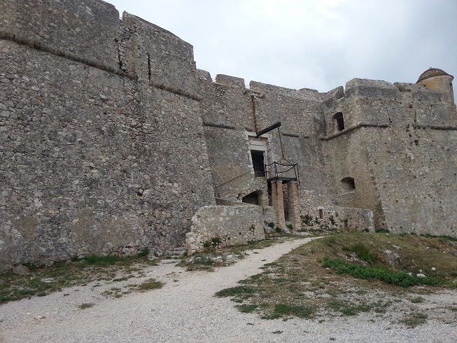 fort1.jpg
