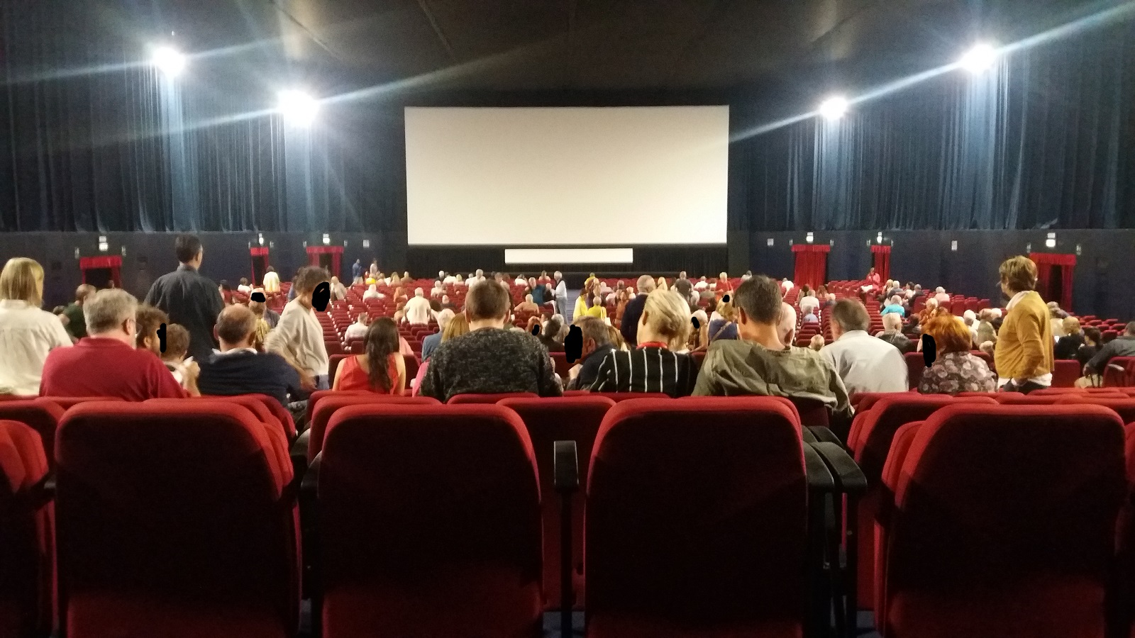 pokaz filmowy.jpg