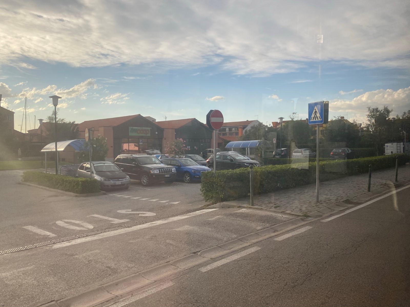 słabe zdjecie przez szybę autobusu2,5.JPEG