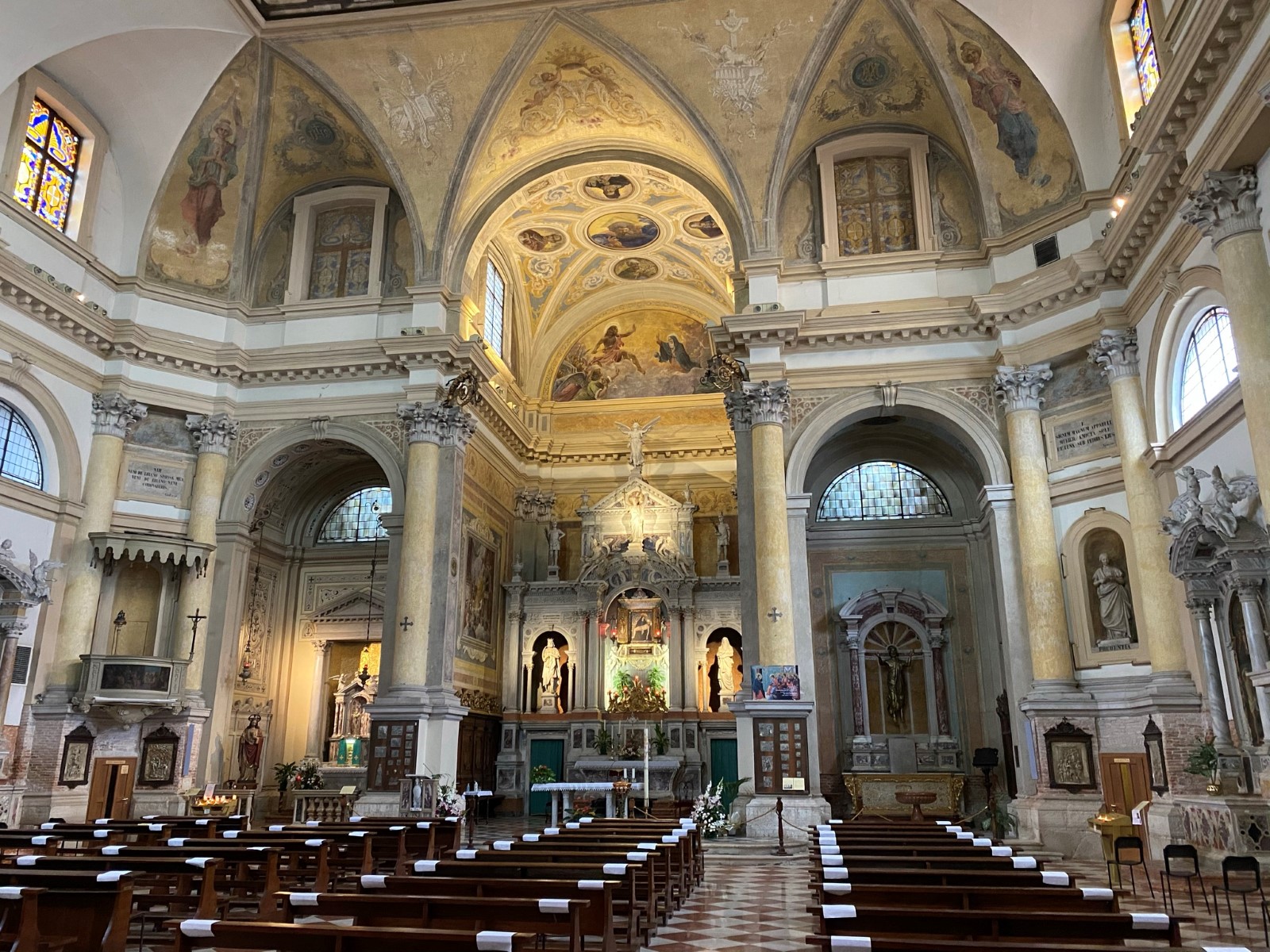 Chiesa di San Giacomo-wnętrze.JPEG