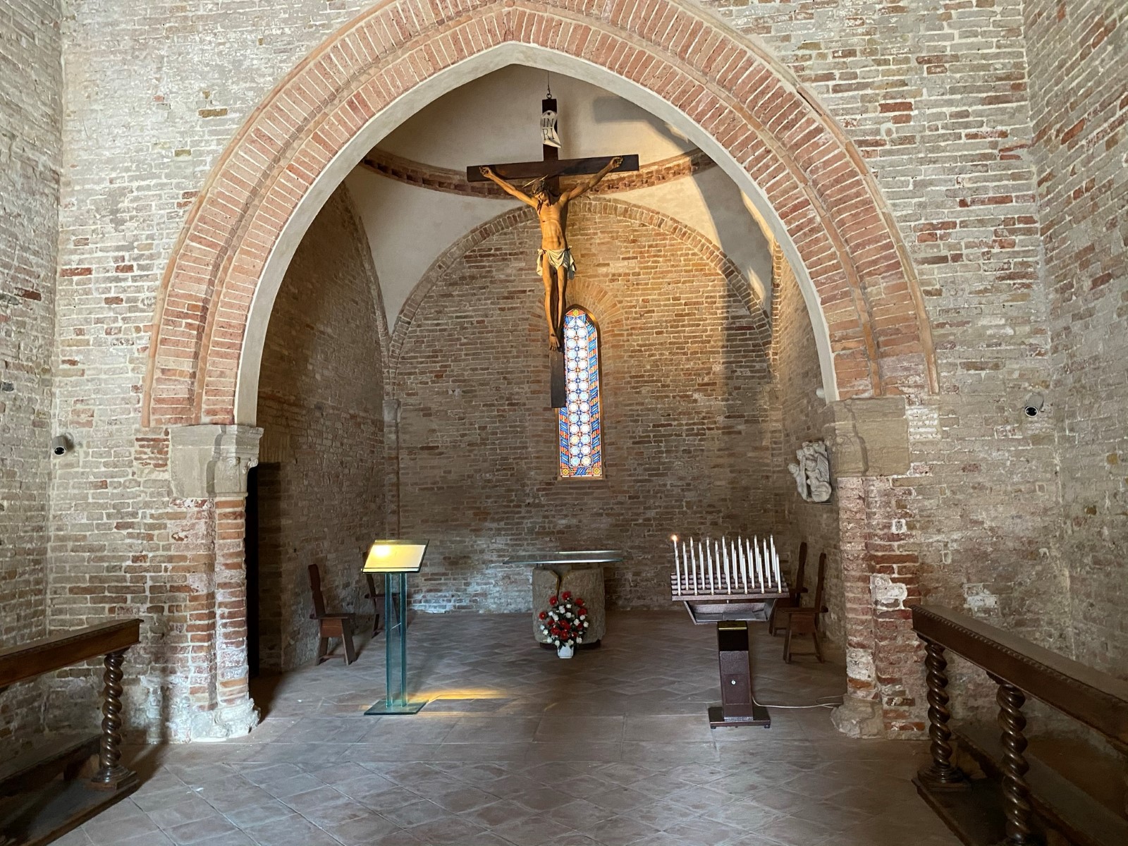 naprzeciwko Tempietto di San Martino.JPEG