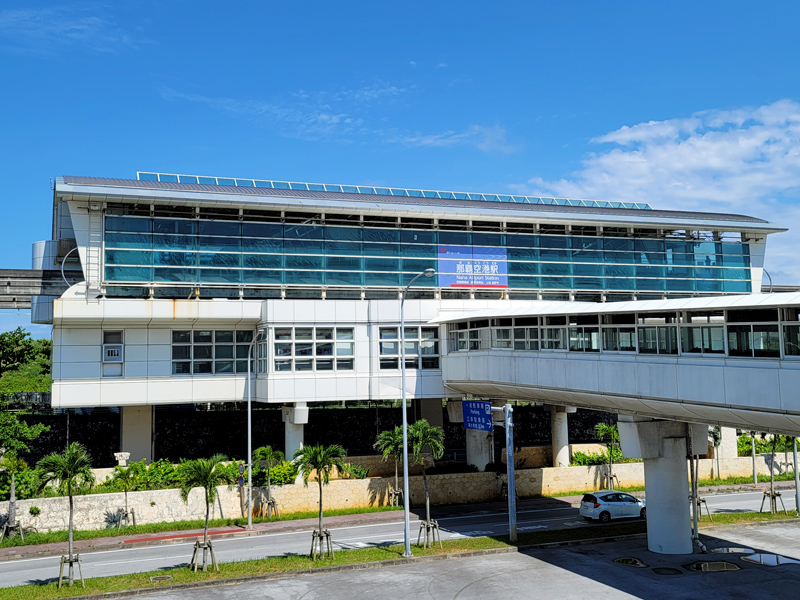 naha-airport-monorail-stationx800.jpg