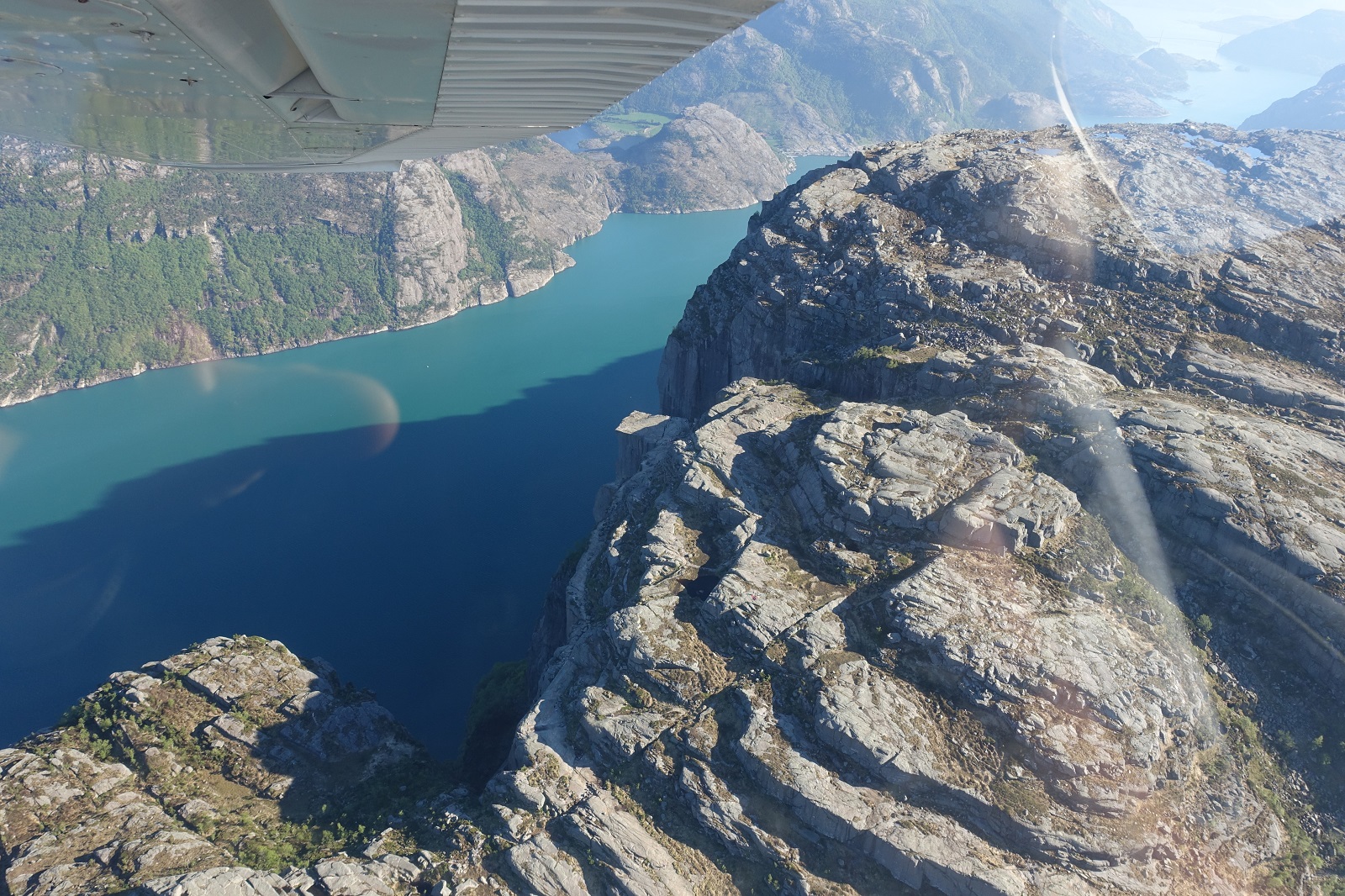 14_30maj_cessna_preikestolen3.jpg