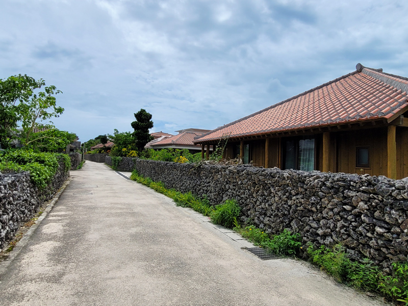 taketomi-street6x800.jpg