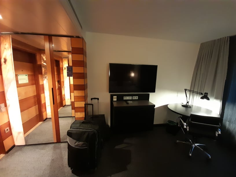 hilton4.jpg