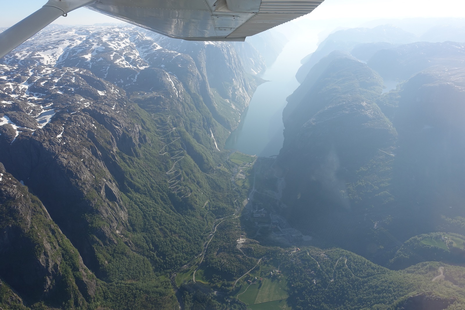 17_30maj_cessna_lysebotn_end.jpg