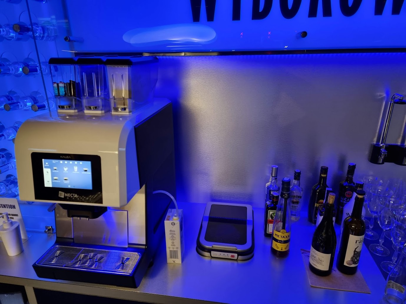 POZ Business Lounge 2.jpg