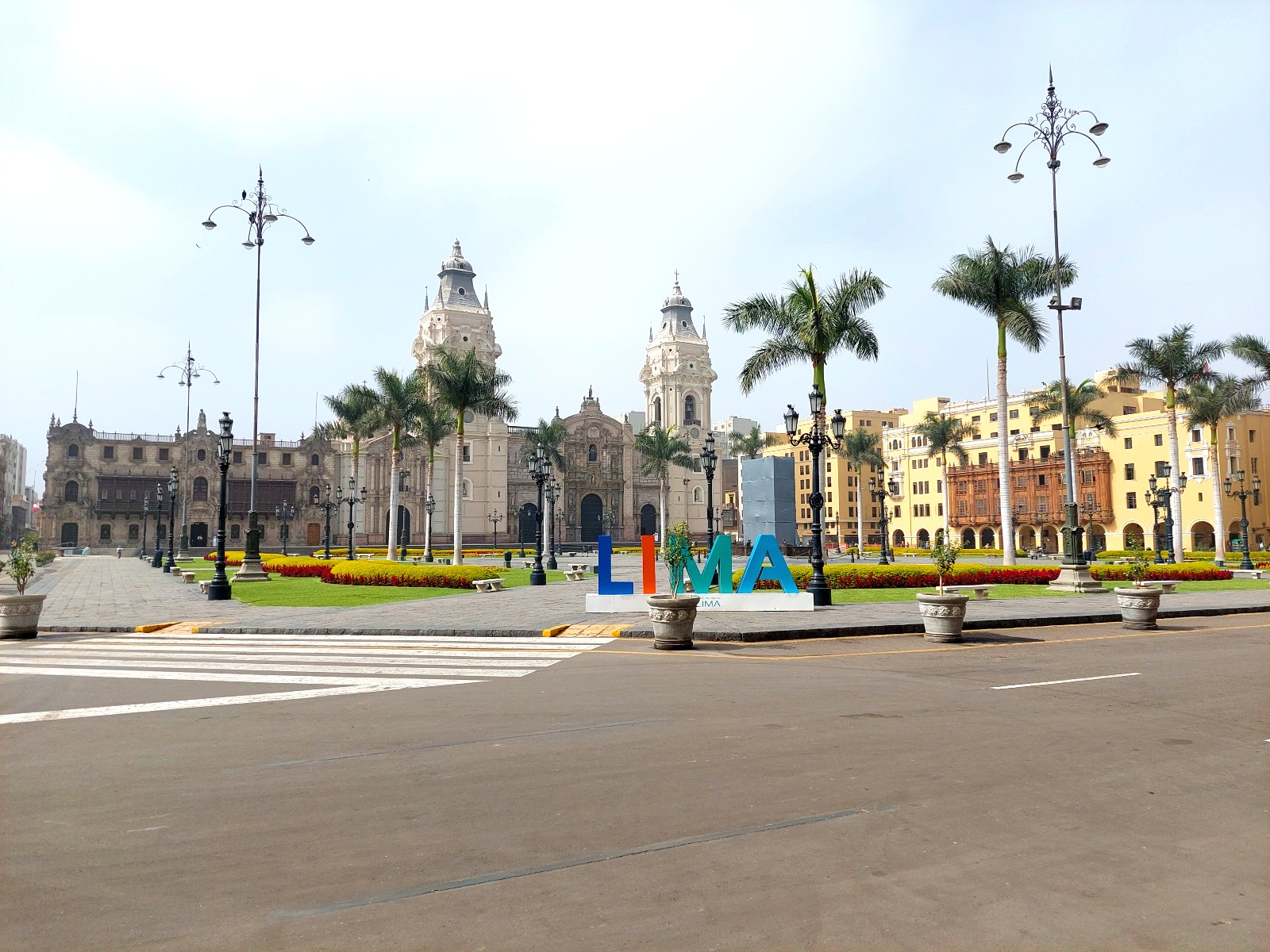 dzien2-lima-plazadearmas.jpg
