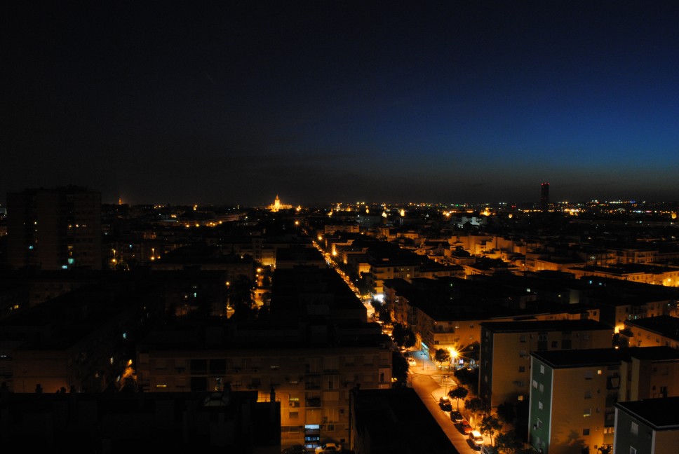 14_Sevilla_by_night.JPG