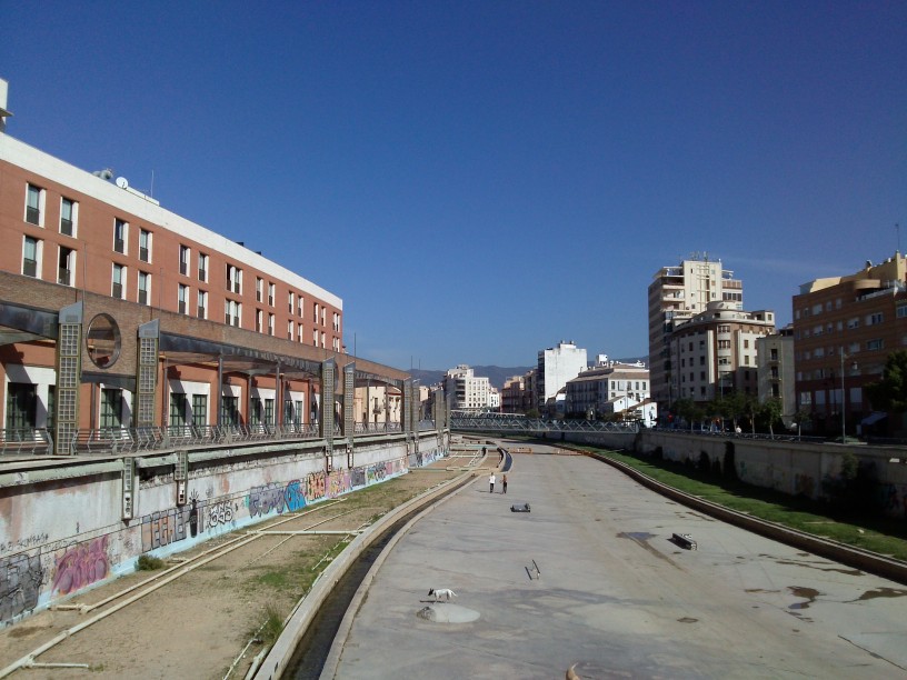 30_Malaga_rzeka.jpg